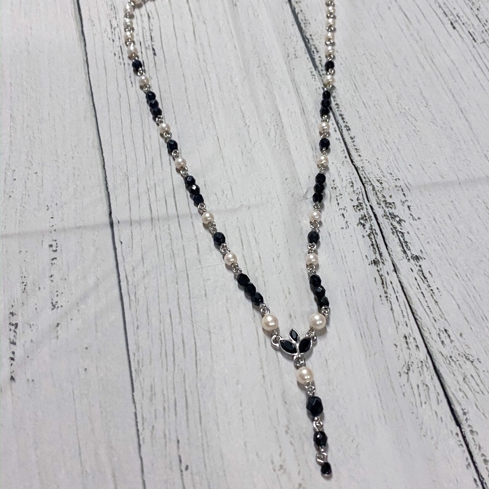 Black and White Faux Pearl Y-Necklace